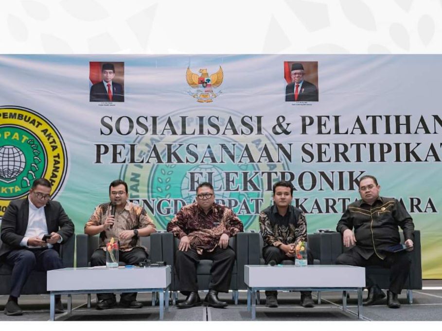 Para narasumber pada kegiatan sosialisasi sertifikat tanah elektronik ini berharap kegiatan tersebut semakin memberikan pelayanan terbaik ke masyarakat.