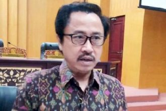 Ketua Komisi C DPRD Kota Surabaya, Bakti ono.