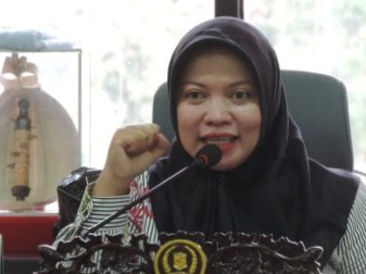 Khusnul Khotimah, Ketua Komisi D DPRD Surabaya