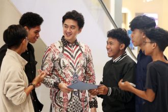 Para pelajar tergabung dalam komunitas Pelajar Solidaritas Indonesia (PSI) menyerahkan dukungan kepada Bro Richard.