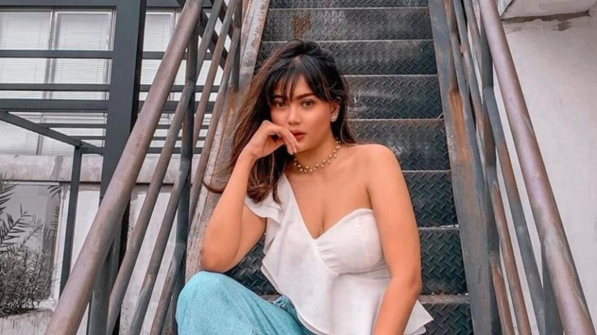Fizzabella dituduh perusak hubungan Denny Caknan dan Happy Asmara di masa lalu.