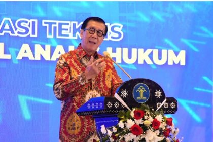 Menteri Hukum dan Hak Asasi Manusia (Menkumham) Yasonna H. Laoly saat menghadiri Rapat Koordinasi Teknis Jabatan Fungsional Analis Hukum