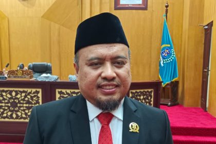 Johari Mustawan, anggota Komisi D DPRD Surabaya.