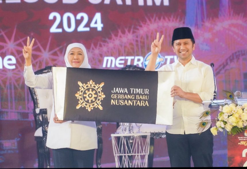 Khofifah dan Emil Dardak dalam debat publik ketiga Pilgub Jatim 2024.