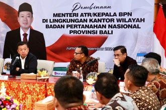 Menteri Nusron saat memberikan pengarahan di Kanwil BPN Provinsi Bali.