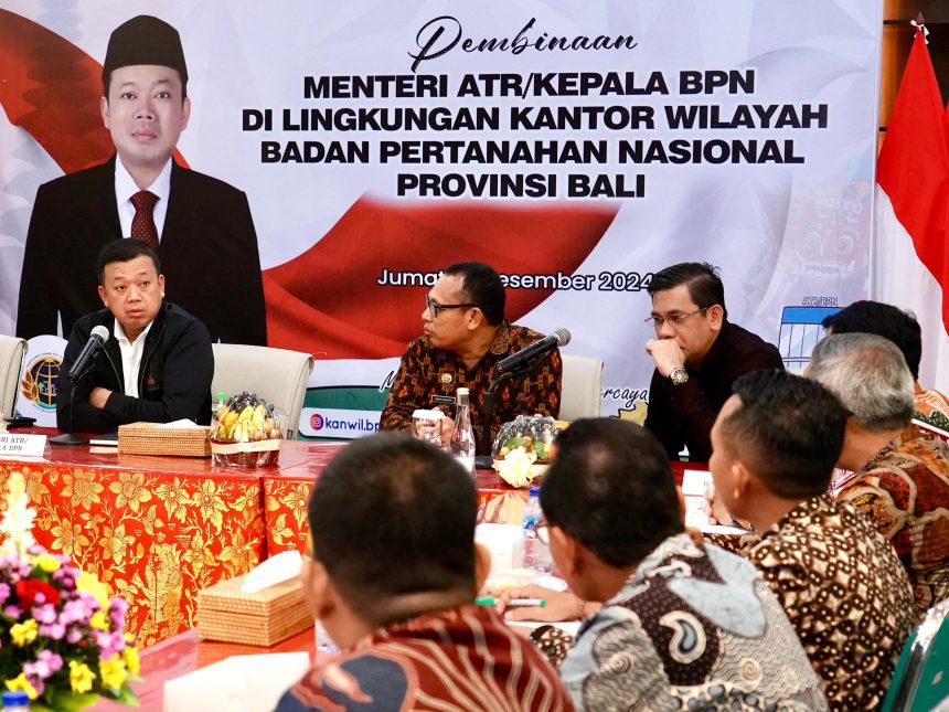 Menteri Nusron saat memberikan pengarahan di Kanwil BPN Provinsi Bali.
