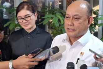 Kepala Badan Gizi Nasional Dadan Hindayana mengatakan daun kelor dan telur ayam menjadi opsi bahan makanan pengganti susu pada program makan bergizi gratis.