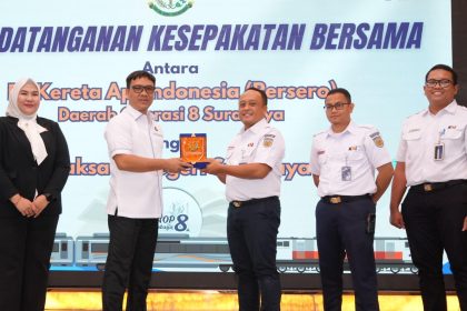PT Kereta Api Indonesia (Persero) Daop 8 Surabaya melakukan penandatanganan Perjanjian Kerja Sama (PKS) tentang penanganan permasalahan Hukum di Bidang Perdata dan Tata Usaha Negara dengan Kejaksaan Negeri Surabaya.