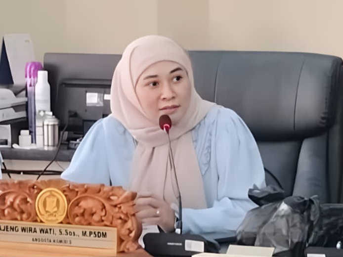 Ajeng Wira Wati Anggota Komisi D DPRD Surabaya, Ajeng Wira Wati menyampaikan usulan dalam RDP.
