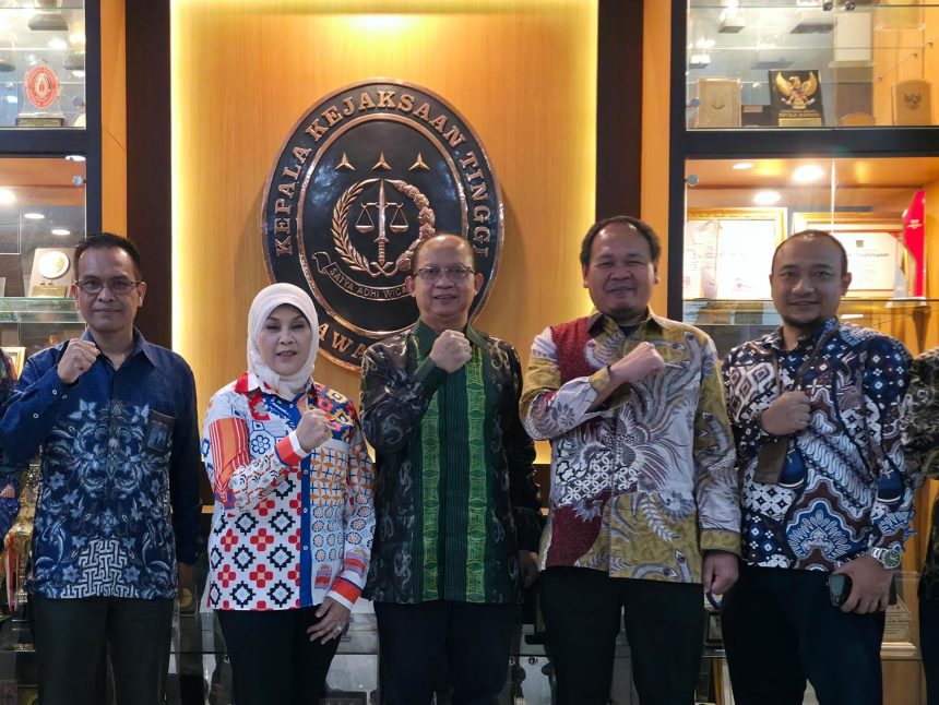 General Manager PT PLN (Persero) UIP JBTB beserta jajaran management PT PLN (Persero) hadir dalam audiensi dengan Kepala Kejaksaan Tinggi Jawa Timur
