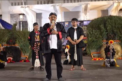 Wakil Walikota Surabaya Armuji menghadiri pentas budaya Reog Ponorogo di kawasan wisata kota lama