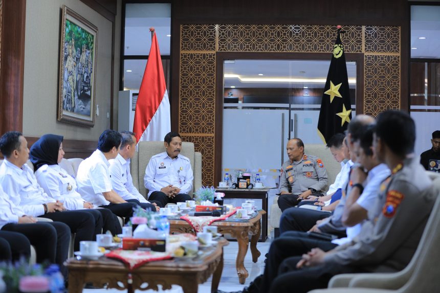 Suasana audensi Kakanwil Kemenkum dan Kakanwil Ditjenpas Jatim bersama Kapolda Jatim Irjenpol Nanang Avianto di Mapolda Jatim.  
