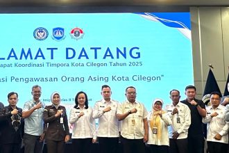Jajaran stakeholder Timpora Kota Cilegon foto bersama usai rakor pengawasan orang asing.