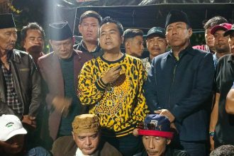 Muhammad Sholeh, inisiator demo 3 September menggelar jumpa pers membatalkan aksi demi Jatim kondusif.
