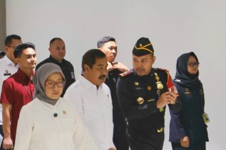 Kepala Kantor Imigrasi Soekarno-Hatta, Galih Priya Kartika Perdhana mendampingi Menteri Imigrasi dan Pemasyarakatan Agus Andrianto saat deklarasi All Indonesia.