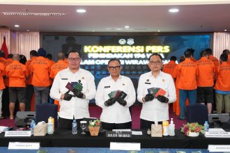 Plt Dirjen Imigrasi Yuldi Yusman merilis penangkapan 196 WNA di wilayah Jabodetabek.