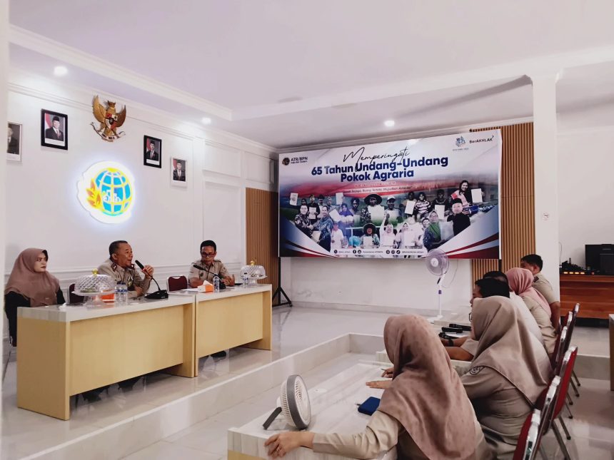 Kakantah Konawe Utara Agus Rahmanto memimpin rapat perdana pasca pelantikan.