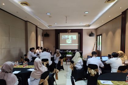 Suasana rapat Harmonisasi Rancangan Peraturan Daerah (Raperda) tentang Pengembangan dan Penataan Pasar Rakyat, Blitar.