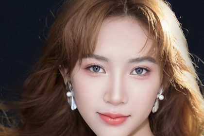 Icha Yang penyanyi muda asal Jember, Jawa Yimur, yang saat ini merambah panggung dunia.