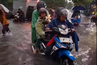 Kondisi genangan yang sempat melanda di kawasan Rungkut beberapa hari lalu hingga disorot wakil rakyat.