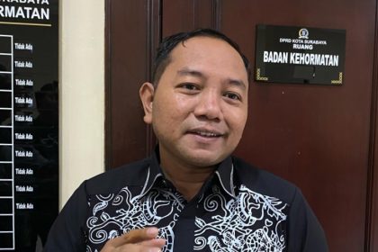 Anggota DPRD Surabaya, Abdul Malik, prihatin kondisi nelayan Tambak Wedi, Kenjeran.