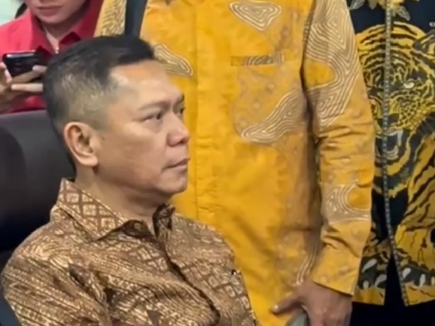 Anggota DPR Adies Kadir saat mengikuti pembacaan hasil sidang etik oleh MKD.