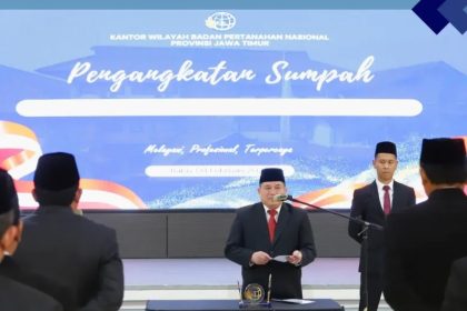 Kepala Kantor Wilayah Badan Pertanahan Nasional (BPN) Provinsi Jawa Timur, Asep Heri, mengambil sumpah dan melantik anggota Majelis Pembina dan Pengawas PPAT Daerah (MPPD) Jatim.
