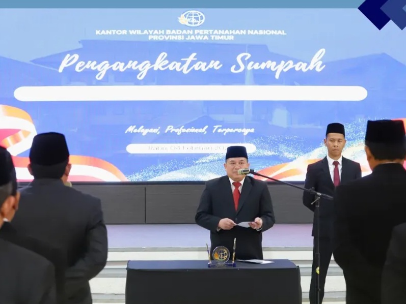 Kepala Kantor Wilayah Badan Pertanahan Nasional (BPN) Provinsi Jawa Timur, Asep Heri, mengambil sumpah dan melantik anggota Majelis Pembina dan Pengawas PPAT Daerah (MPPD) Jatim.