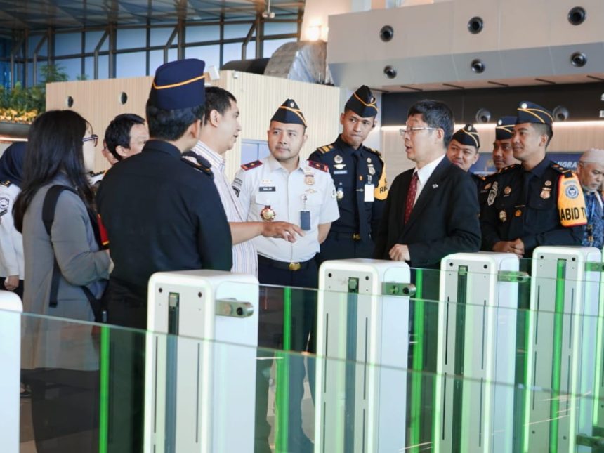 Kepala Kantor Imigrasi Kelas I Khusus TPI Soekarno-Hatta, Galih Priya Kartika Perdhana, menyambut langsung delegasi Jepang yang hadir dalam kegiatan tersebut.