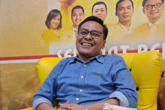 Wakil Ketua DPRD Surabaya, Arif Fathoni, meminta Pemkot Surabaya hatus bisa memanjakan masyarakat cilik dengan hiburan gratis.
