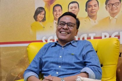 Wakil Ketua DPRD Surabaya, Arif Fathoni, meminta Pemkot Surabaya hatus bisa memanjakan masyarakat cilik dengan hiburan gratis.