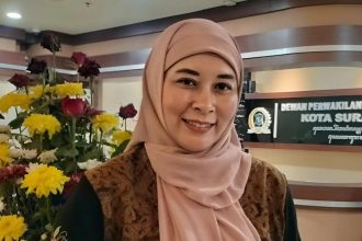 Ketua Fraksi Gerindra sekaligus anggota Komisi D, Ajeng Wira Wati, dari Fraksi Gerindra DPRD Surabaya.