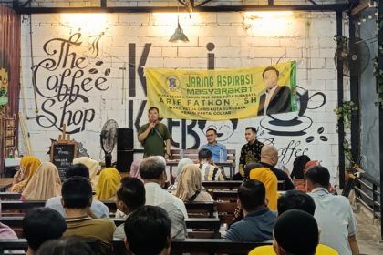 Wakil Ketua DPRD Surabaya, Arif Fathoni melakukan reses di wilayah daerah pemilihan.