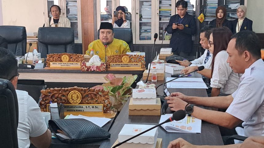 Anggota Komisi D DPRD Surabaya, Johari Mustawan, mengapresiasi langkah pemerintah menerapkan DTSEN sebagai basis data tunggal penerima bantuan sosial.