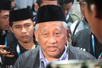 Sekretaris Steering Committee (SC) Muktamar ke-35 NU, Mohammad Nuh, memberikan keterangan kepada wartawan berkaitan dengan mekanisme jalur AHWA.