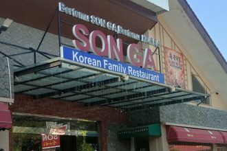 Restoran Korea Son Ga di kawasan HR Muhammad, Surabaya, milik terduga pelaku WN Korea.