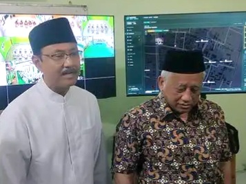 Ketua Panitia Muktamar ke-35 NU yang juga Sekretaris Jenderal PBNU, Saifullah Yusuf atau Gus Ipul, turun langsung mengecek kesiapan arena di Pondok Pesantren Bahrul Ulum.