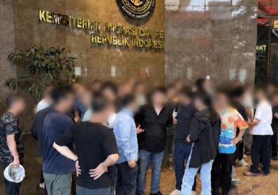 Puluhan WN China diamankan tim penyidik Direktorat Jenderal Imigrasi Kementerian Imigrasi dan Pemasyarakatan (Ditjen Imigrasi