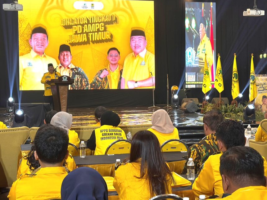 Ketua Umum PP AMPG Said Aldi Al Idrus, mengobatkan semangat lewat sambutan dihadapan kader AMPG yang mengikuti diklat selama dua hari di Surabaya.