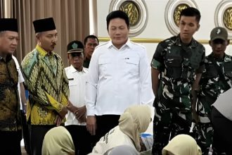 Bupati Sidoarjo Subandi ketika di Ponpes Manbaul Hikam Tanggulangin Sidoarjo.