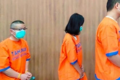 Tiga WNA Tiongkok diamankan di Polresta Sidoarjo sebelum akhirnya dititipkan ke Ruang Detensi Imigrasi Juanda.