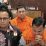 Fahd A Rafiq dan Kakantah Kabupaten Bogor, Sontang Coin Manurung (kanan) ketika digelandang petugas KPK.