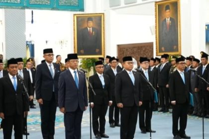 18 menteri, wakil menteri, serta pejabat strategis negara dilantik dalam reshuffle Kabinet Merah Putih di Istana Negara, Jakarta, Kamis 1 Oktober 2026.