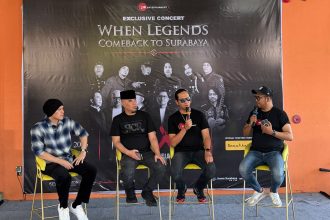 Ahmad Dhani, pentolan Dewa 19 dipastikan ikut meramaikan konser When Legends Comeback to Surabaya yang menghadirkan Dewa Budjana dan Padi Reborn di Graha UNESA Surabaya, 28 November 2026.