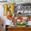 Pembina Askring Peduli, Chandra, memotong tumpeng di acara ultah ke-13 Askring Peduli.