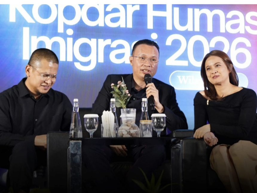 Ditjen Imigrasi Hendarsam Marantoko memberikan penguatan dalam Mini Kopdar Humas Imigrasi 2026 Wilayah Barat di Hotel Aston Batam, Selasa (6/10/2026).