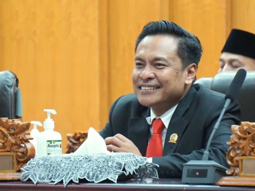 Wakil Ketua DPRD Surabaya Arif Fathoni